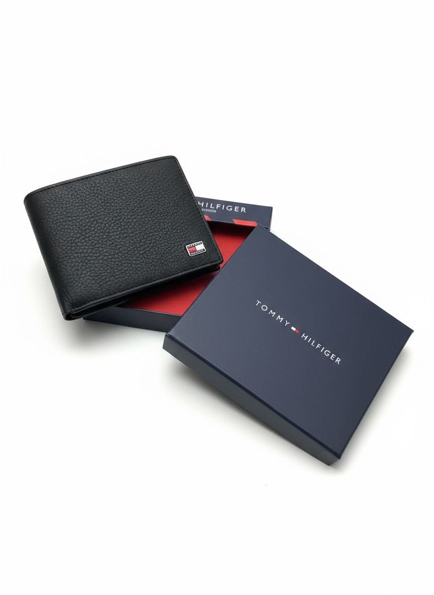 Tommy Hilfiger Modern Black Pebbled Leather Bi-Fold Wallet with Metal Flag Logo in Gift Box